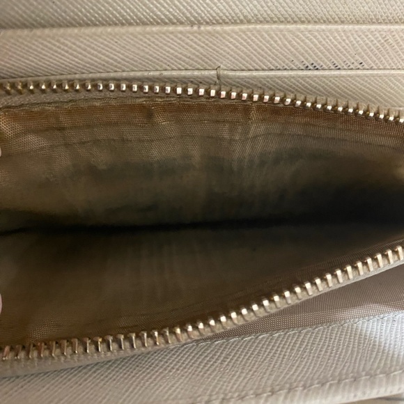 Prada Beige Leather Wallet - Picture 7 of 7